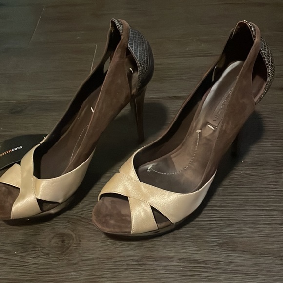 Unique BCBG Platform Heels Sz 10 NWT - Picture 4 of 11